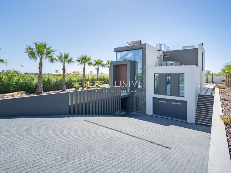 Villa for Sale in Lagos, Algarve 31
