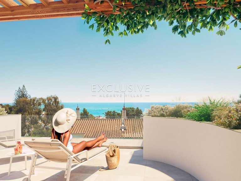 Villa for Sale in Praia Da Luz, Algarve 1