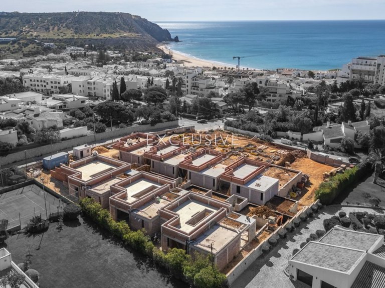 Town House for Sale in Praia Da Luz, Algarve 10