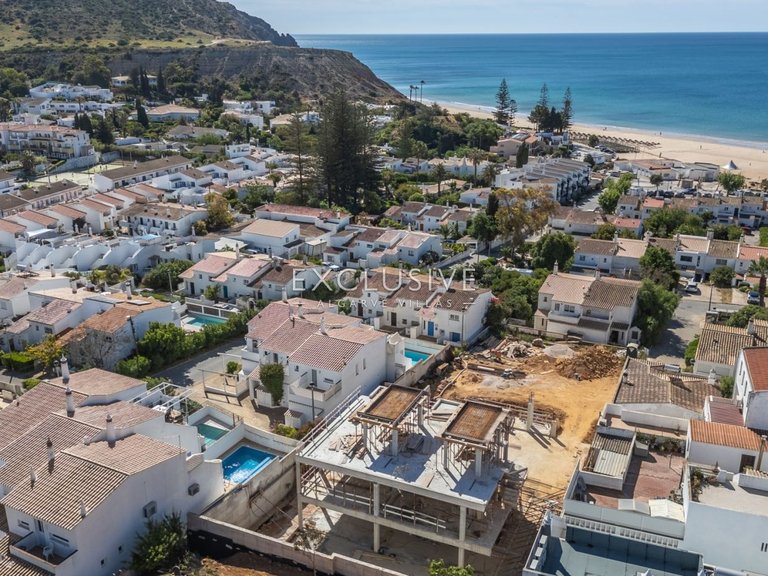 Villa for Sale in Praia Da Luz, Algarve 19