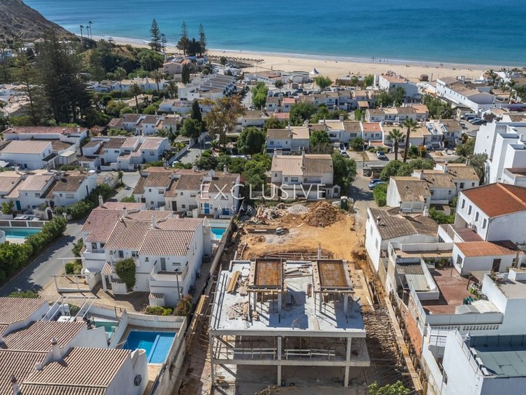 Villa for Sale in Praia Da Luz, Algarve 8