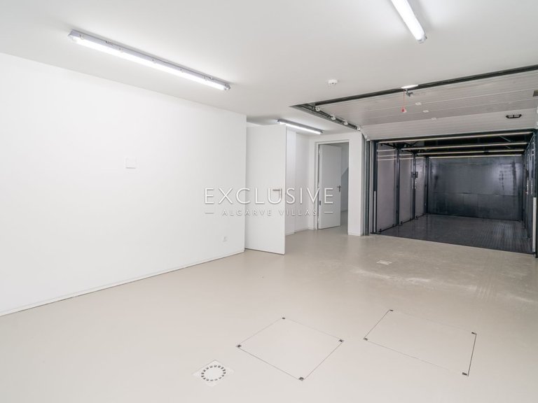 Villa for Sale in Praia Da Luz, Algarve 27