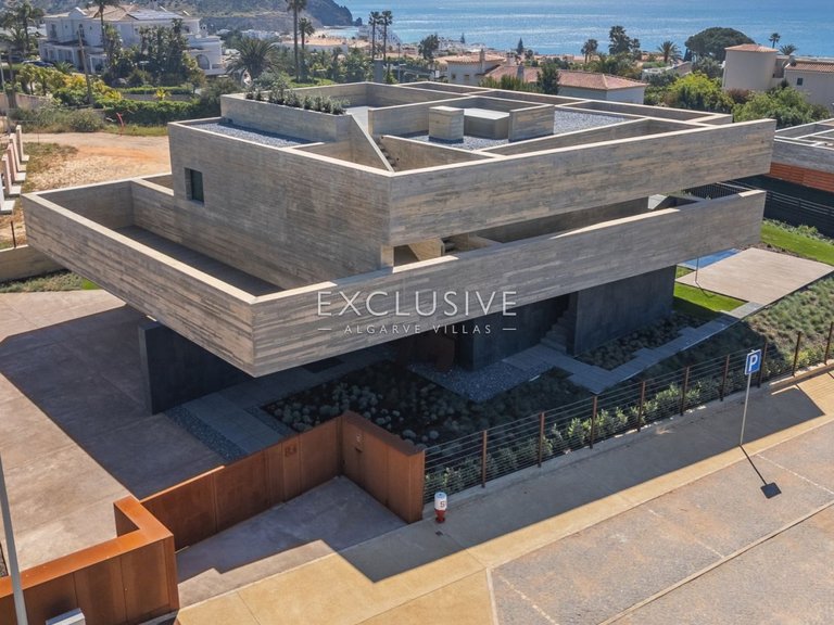 Villa for Sale in Praia Da Luz, Algarve 30