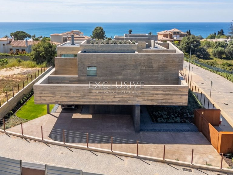 Villa for Sale in Praia Da Luz, Algarve 32