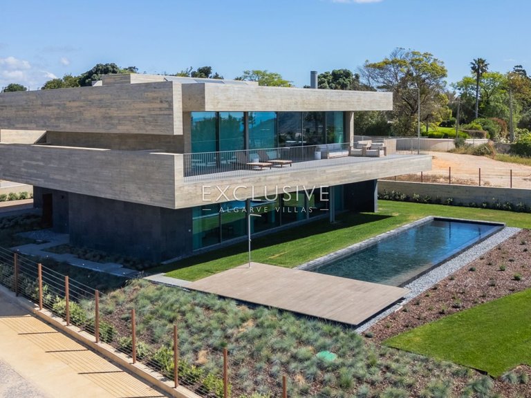 Villa for Sale in Praia Da Luz, Algarve 34