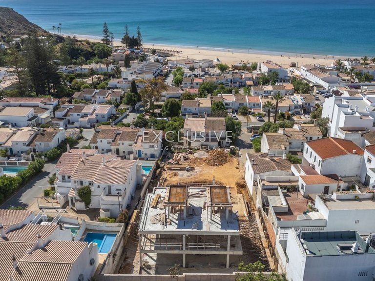 Villa for Sale in Praia Da Luz, Algarve 29