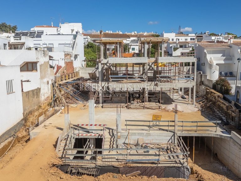 Villa for Sale in Praia Da Luz, Algarve 26