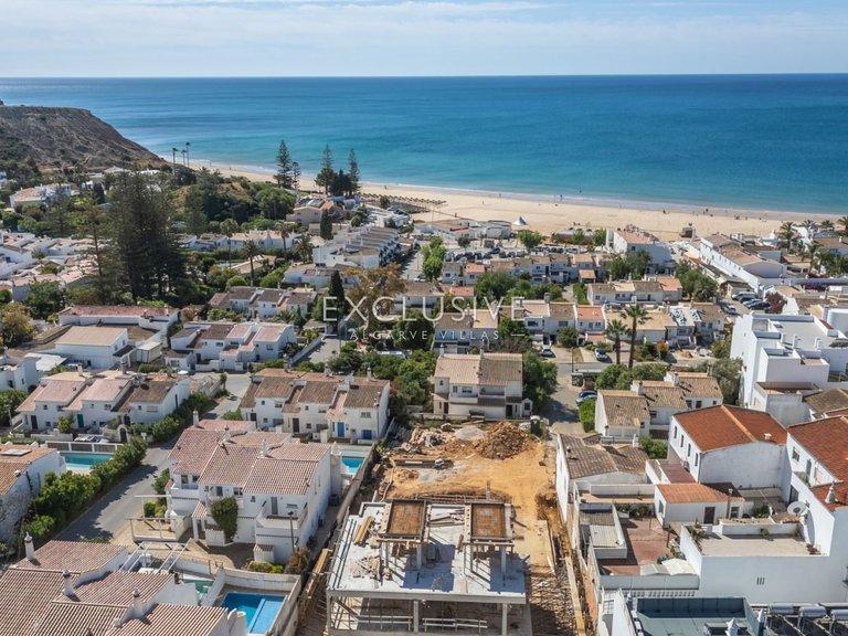 Villa for Sale in Praia Da Luz, Algarve 25