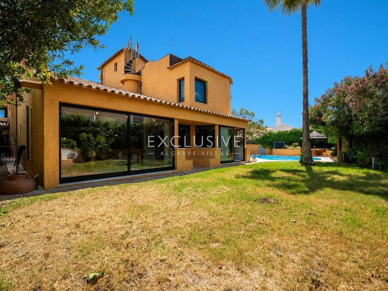 Villa for Sale in Albufeira, Algarve 9