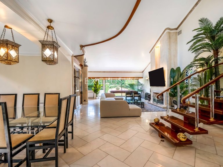 Villa for Sale in Albufeira, Algarve 6