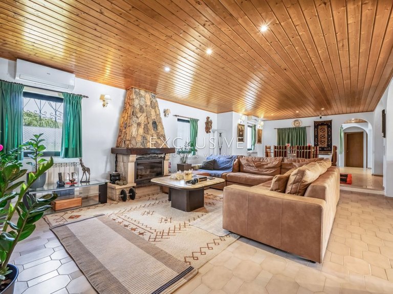 Villa for Sale in Quarteira, Algarve 30