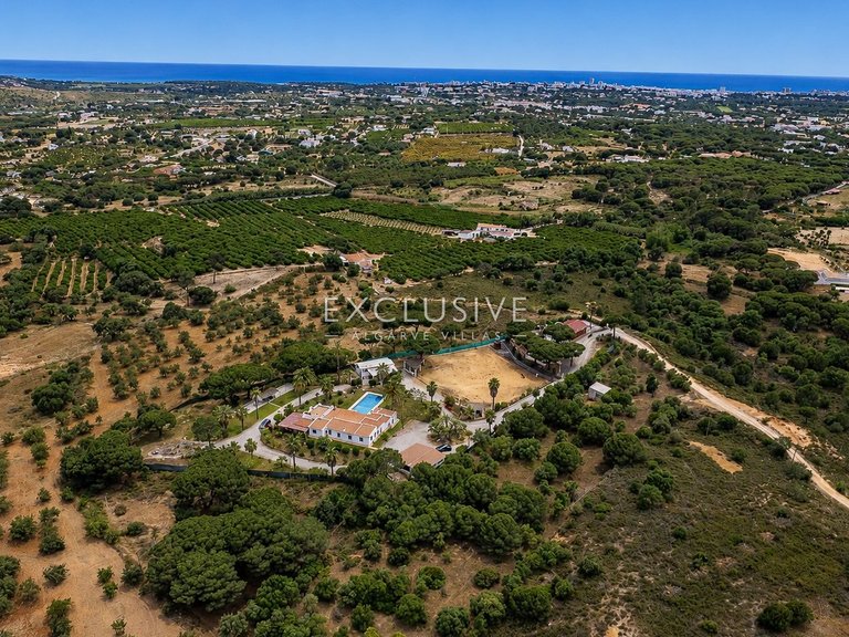 Villa for Sale in Quarteira, Algarve 1