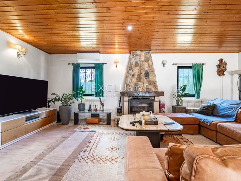 Villa for Sale in Quarteira, Algarve 28