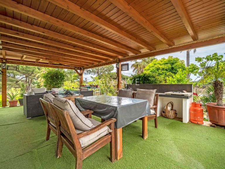 Villa for Sale in Quarteira, Algarve 20