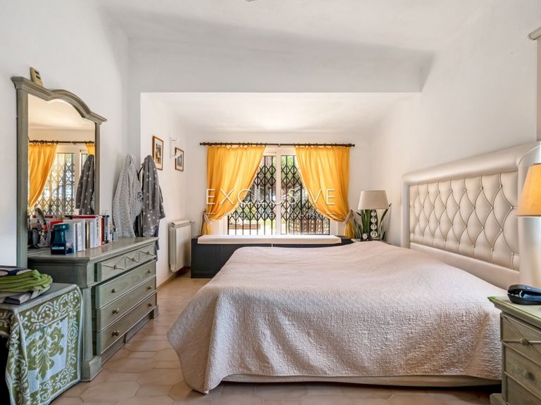 Villa for Sale in Quarteira, Algarve 15