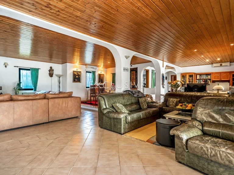 Villa for Sale in Quarteira, Algarve 13