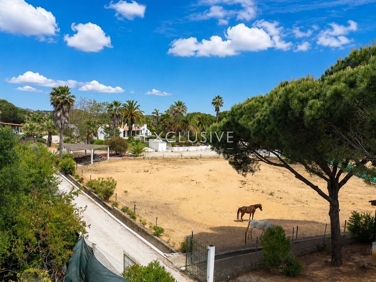 Villa for Sale in Quarteira, Algarve 8