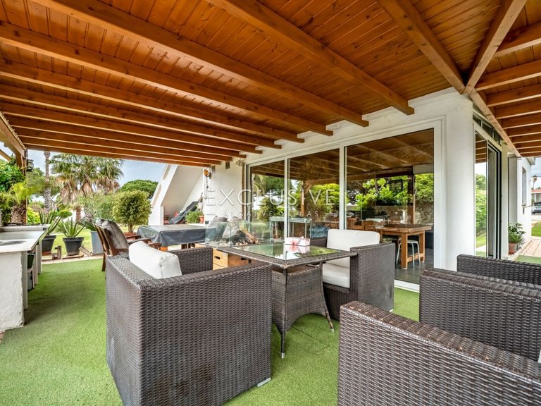 Villa for Sale in Quarteira, Algarve 7