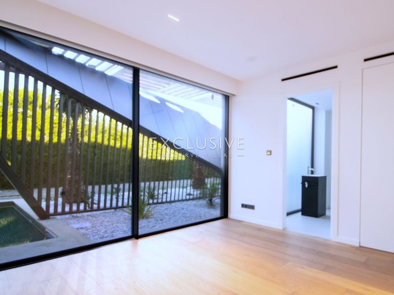 Villa for Sale in Carvoeiro, Algarve 13