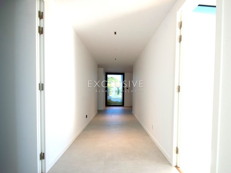 Villa for Sale in Carvoeiro, Algarve 12