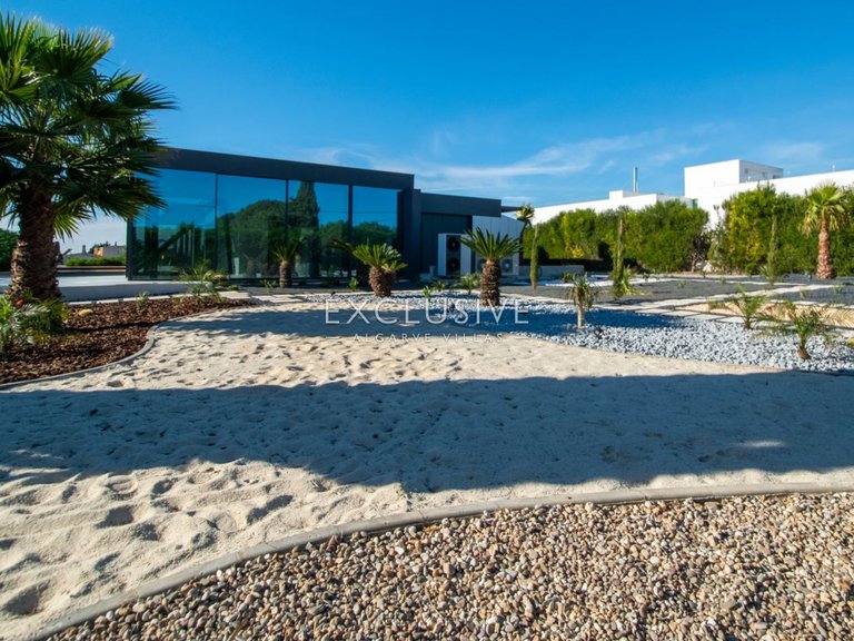 Villa for Sale in Carvoeiro, Algarve 24