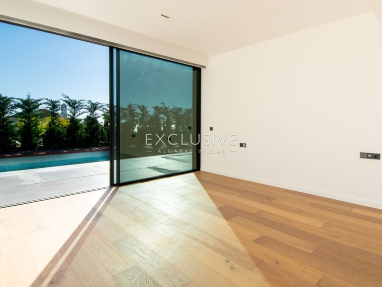 Villa for Sale in Carvoeiro, Algarve 17