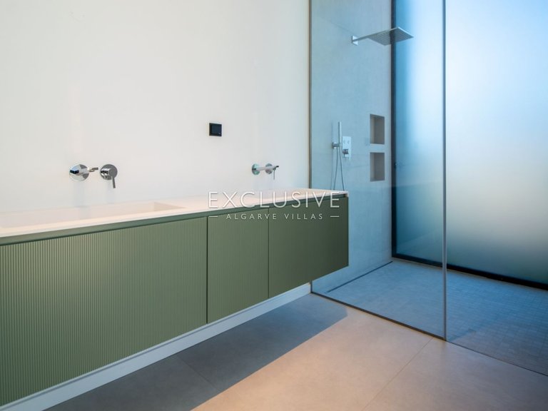 Villa for Sale in Carvoeiro, Algarve 20