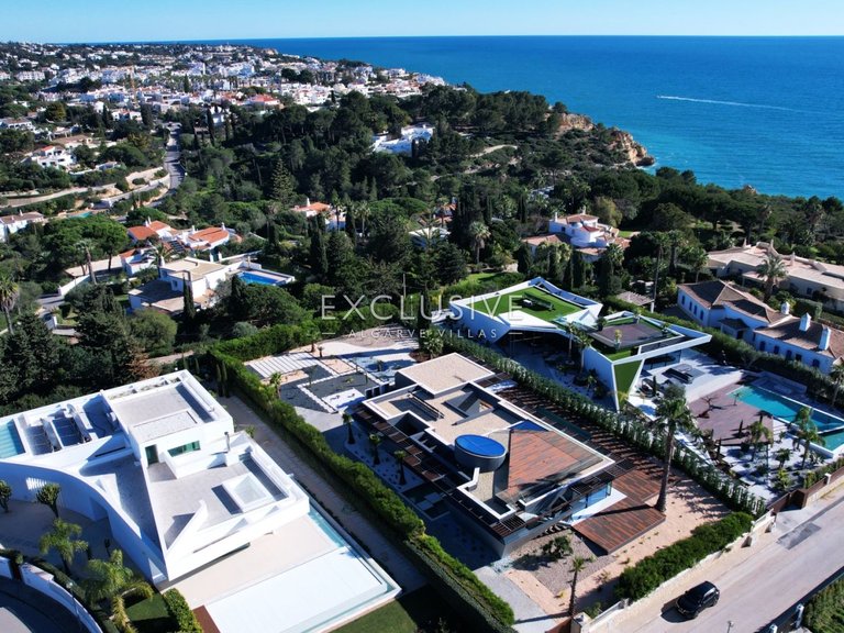 Villa for Sale in Carvoeiro, Algarve 2