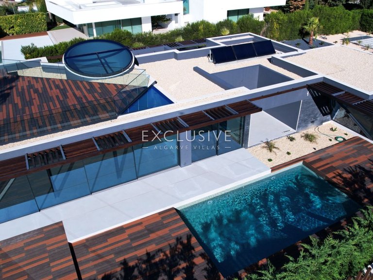 Villa for Sale in Carvoeiro, Algarve 3