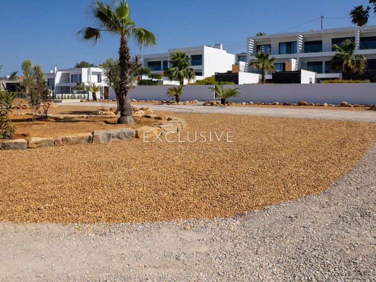 Villa for Sale in Almancil, Algarve 3