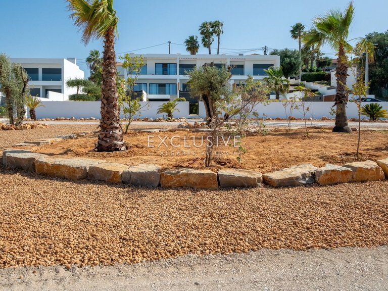 Villa for Sale in Almancil, Algarve 1