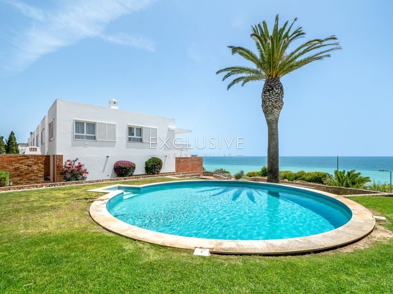 Villa for Sale in Praia Da Luz, Algarve 41