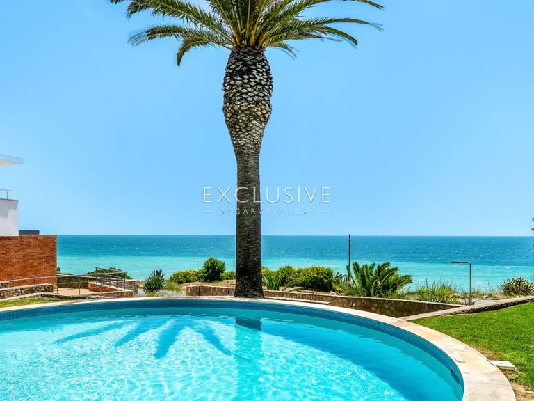 Villa for Sale in Praia Da Luz, Algarve 42