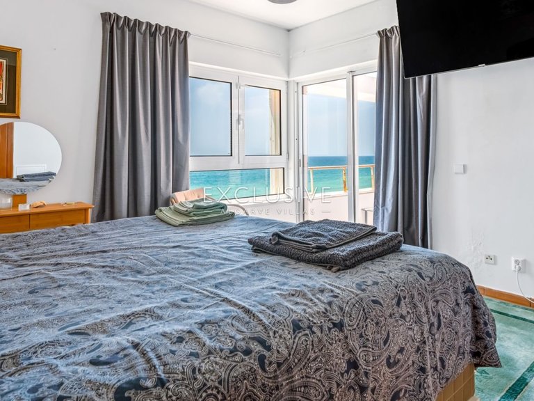 Villa for Sale in Praia Da Luz, Algarve 32
