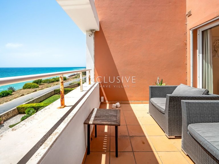 Villa for Sale in Praia Da Luz, Algarve 34