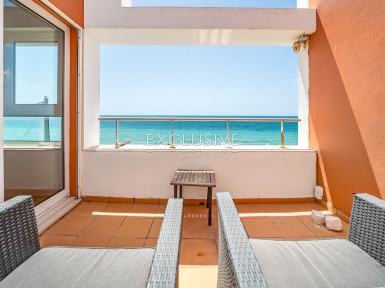 Villa for Sale in Praia Da Luz, Algarve 30