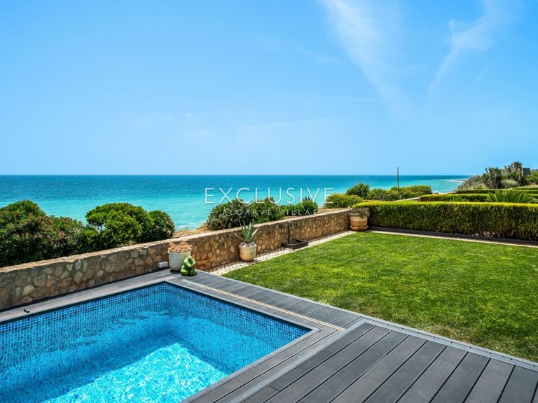 Villa for Sale in Praia Da Luz, Algarve 8