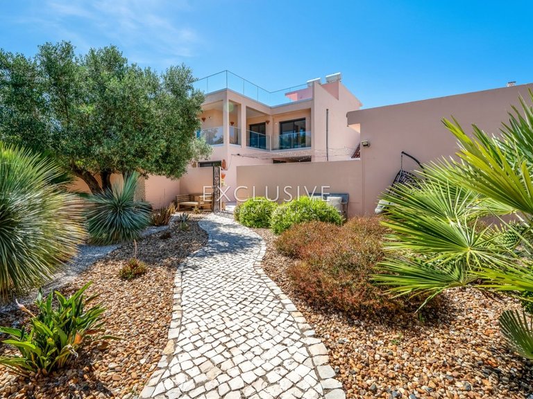 Villa for Sale in Ferragudo, Algarve 33