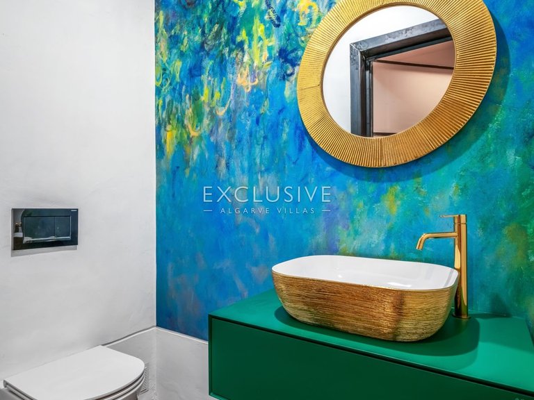 Villa for Sale in Ferragudo, Algarve 12
