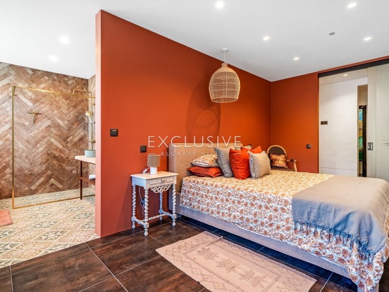 Villa for Sale in Ferragudo, Algarve 13