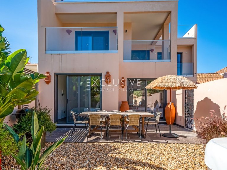 Villa for Sale in Ferragudo, Algarve 20