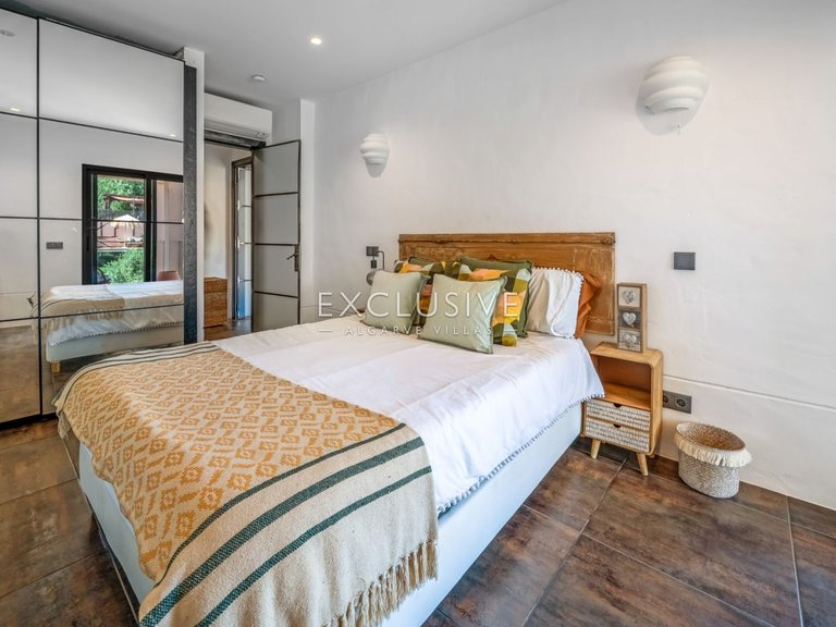 Villa for Sale in Ferragudo, Algarve 25
