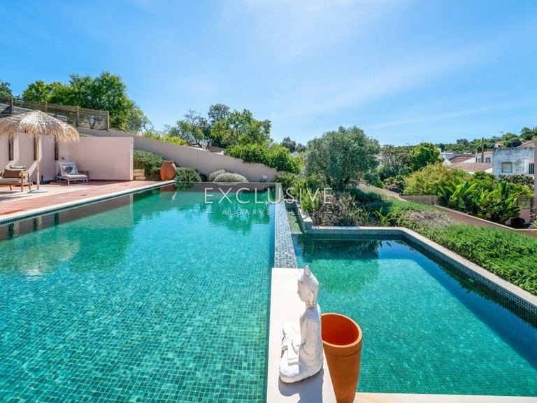Villa for Sale in Ferragudo, Algarve 3