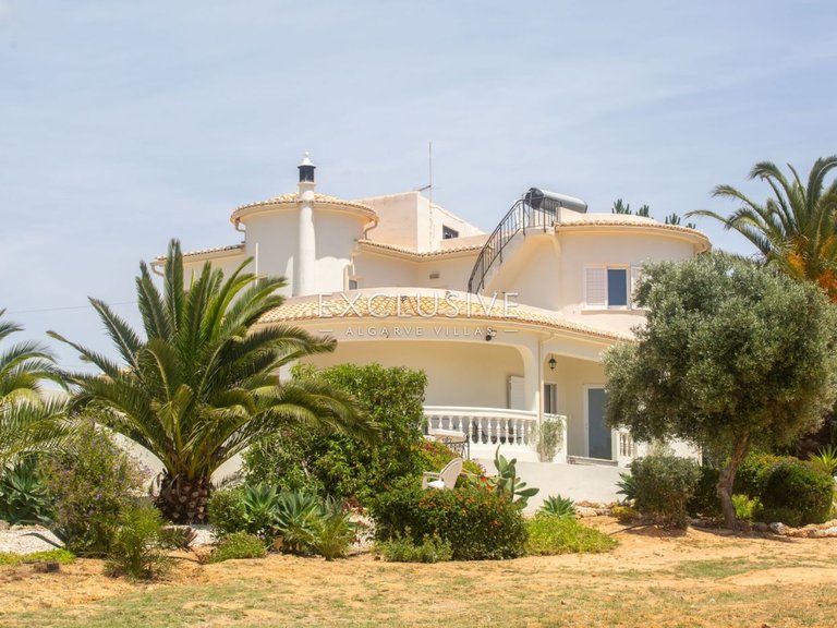 Villa for Sale in Porches, Algarve 30