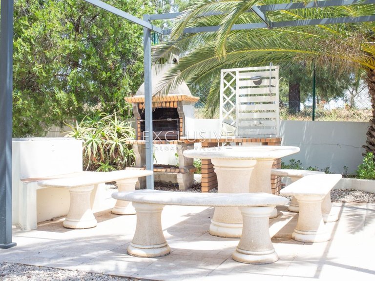 Villa for Sale in Porches, Algarve 18
