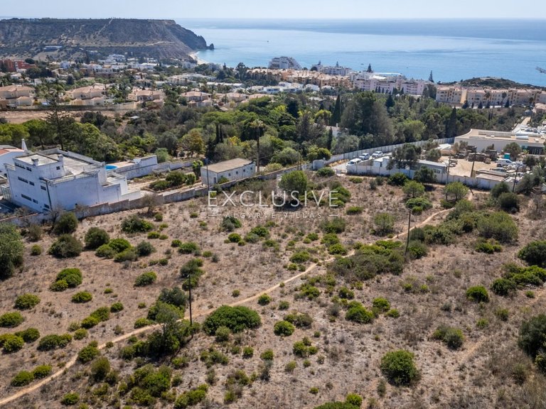 Villa for Sale in Praia Da Luz, Algarve 11