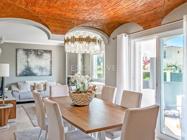 Villa for Sale in Vilamoura, Algarve 2