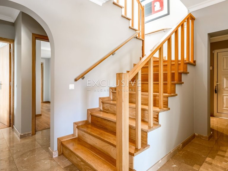 Villa for Sale in Vilamoura, Algarve 11