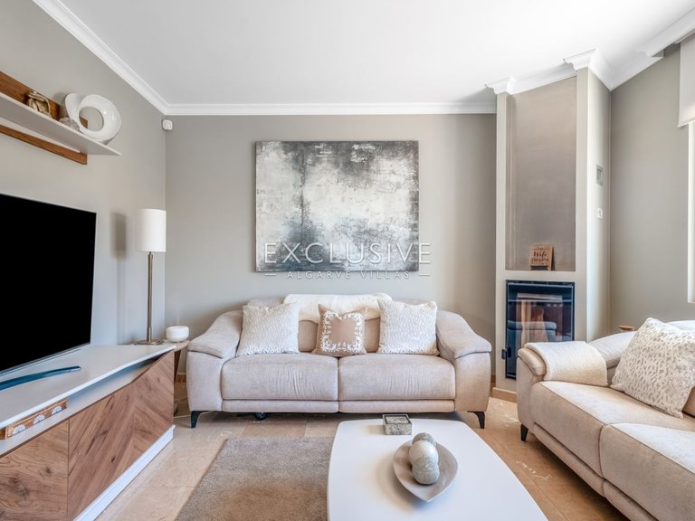 Villa for Sale in Vilamoura, Algarve 5