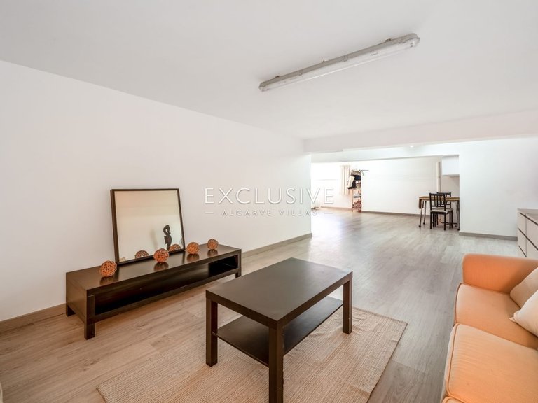 Villa for Sale in Vilamoura, Algarve 28